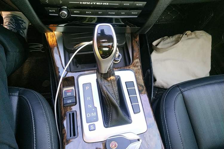 Used Hanteng X7 2018 X7S 1.5T Automatic Luxury Model Gear Lever