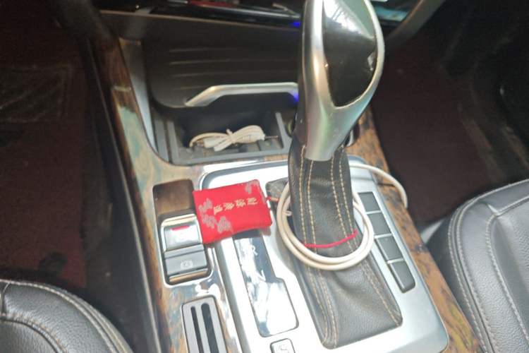 Used Hanteng X7 2018 X7S 1.5T Automatic Luxury Model Gear Lever