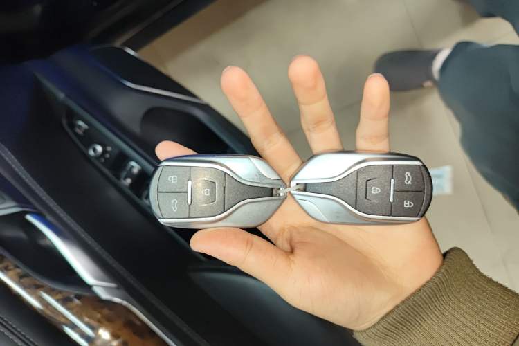 Used Hanteng X7 2018 X7S 1.5T Automatic Luxury Model Interior 1