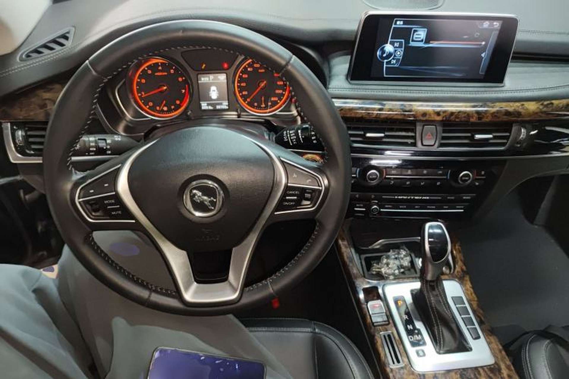 Used Hanteng X7 2018 X7S 1.5T Automatic Luxury Model Interior 2