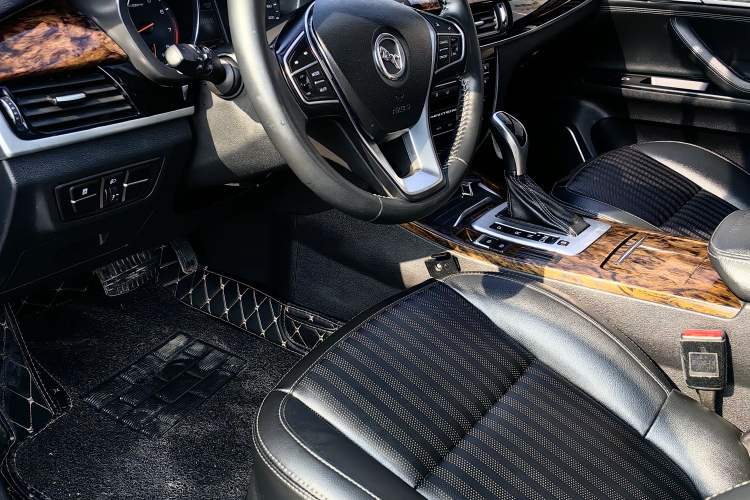 Used Hanteng X7 2018 X7S 1.5T Automatic Luxury Model Interior 4