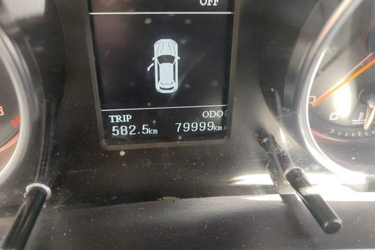 Used Hanteng X7 2018 X7S 1.5T Manual Luxury Model Odometer Close Up