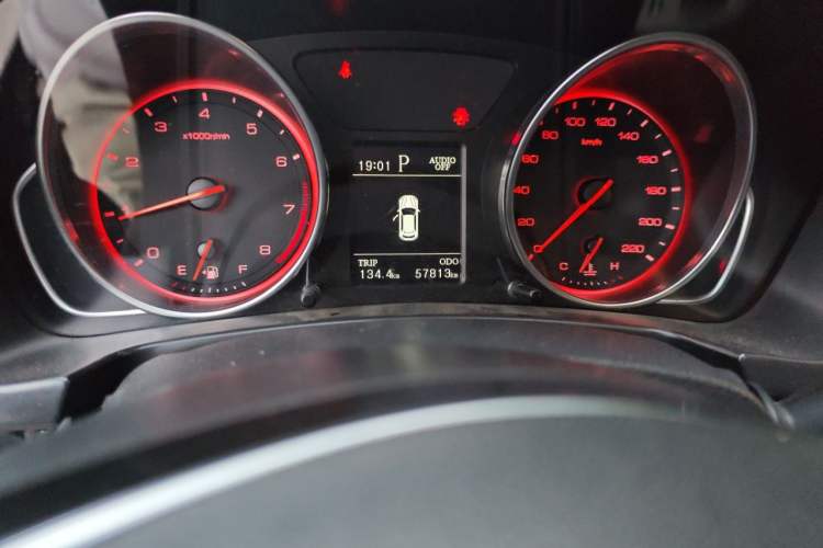 Used Hanteng X7 2018 X7S 1.5T Automatic Luxury Model Odometer Close Up
