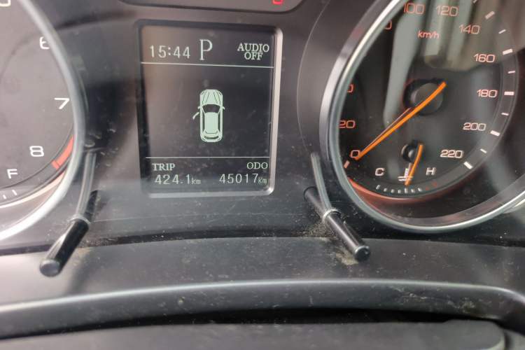 Used Hanteng X7 2018 X7S 1.5T Automatic Luxury Model Odometer Close Up
