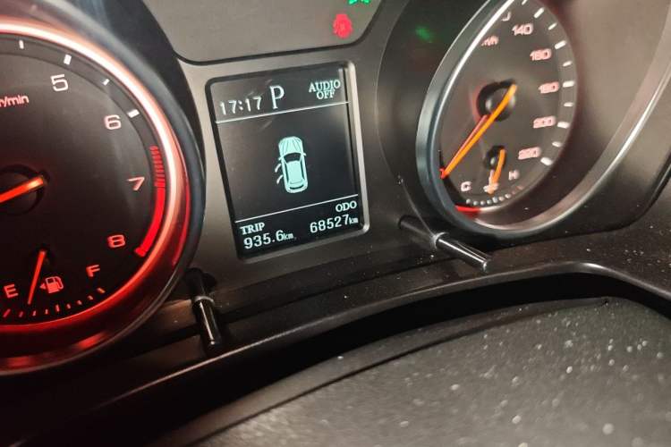 Used Hanteng X7 2018 X7S 1.5T Automatic Luxury Model Odometer Close Up