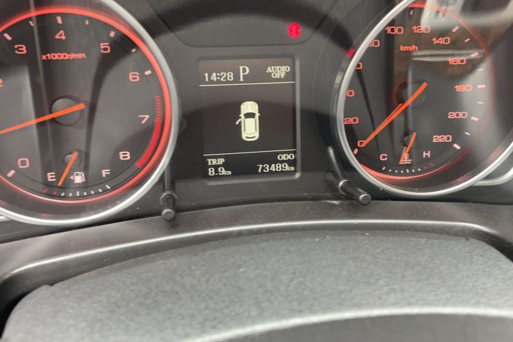 Used Hanteng X7 2018 X7S 1.5T Automatic Luxury Model Odometer Close Up