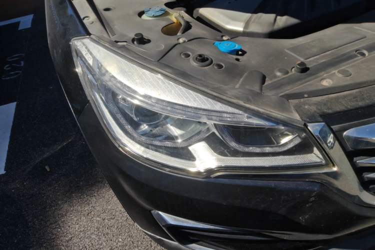 Used Hanteng X7 2018 X7S 1.5T Automatic Luxury Model Right Front Headlight