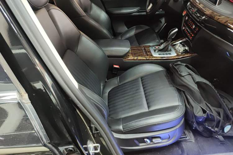 Used Hanteng X7 2018 X7S 1.5T Automatic Luxury Model Right Front Seat