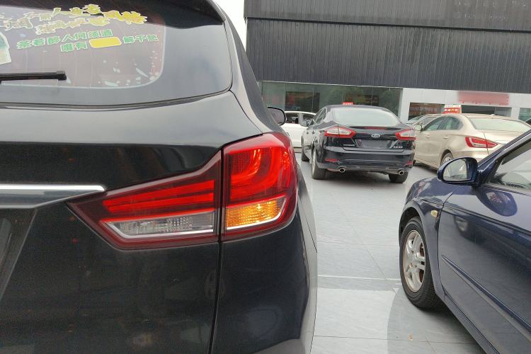 Used Hanteng X7 2018 X7S 1.5T Automatic Luxury Model Right Rear Taillight