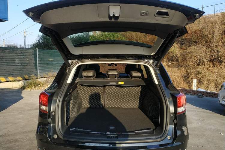 Used Hanteng X7 2018 X7S 1.5T Automatic Luxury Model Trunk