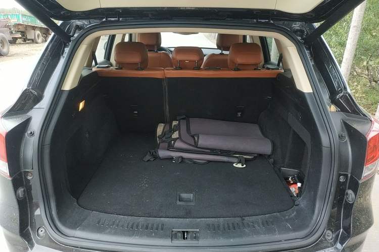 Used Hanteng X7 2018 X7S 1.5T Automatic Luxury Model Trunk