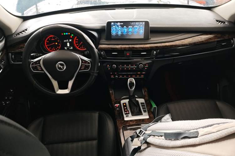 Used Hanteng X7 2018 X7S 1.5T Automatic Luxury Model Center Console