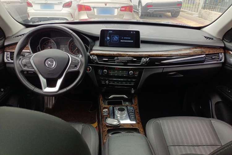 Used Hanteng X7 2018 X7S 2.0T DCT Luxury Model Center Console