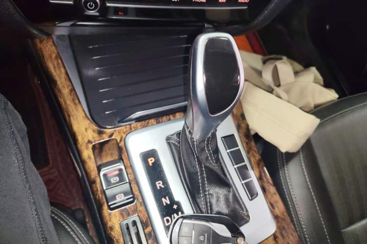 Used Hanteng X7 2018 X7S 1.5T Automatic Luxury Model Gear Lever