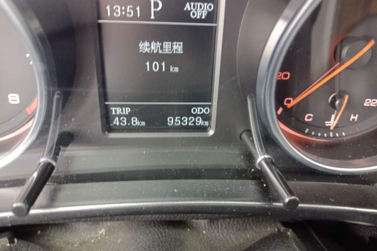 Used Hanteng X7 2018 X7S 2.0T DCT Luxury Model Odometer Close Up