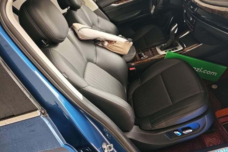 Used Hanteng X7 2018 X7S 1.5T Automatic Luxury Model Right Front Seat