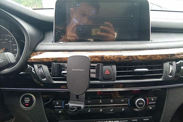 Used Hanteng X7 2018 X7S 1.5T Automatic Luxury Model Audio And AC Panel