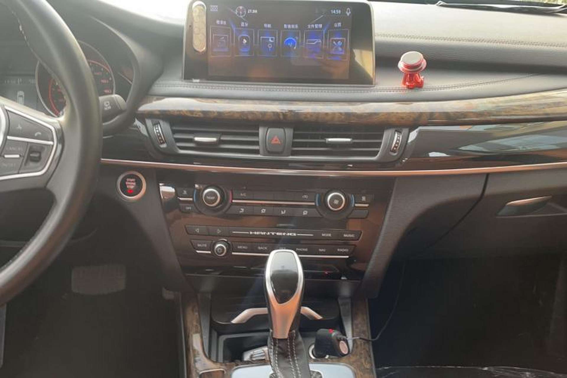 Used Hanteng X7 2018 X7S 1.5T Automatic Luxury Model Audio And AC Panel