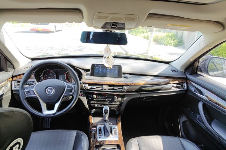 Used Hanteng X7 2018 X7S 1.5T Automatic Luxury Model Center Console