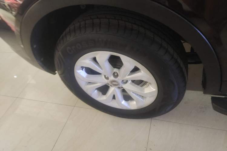 Used Hanteng X7 2018 X7S 1.5T Automatic Luxury Model Exterior 3