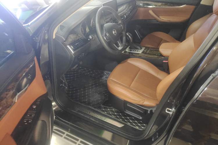 Used Hanteng X7 2018 X7S 1.5T Automatic Luxury Model Interior 3