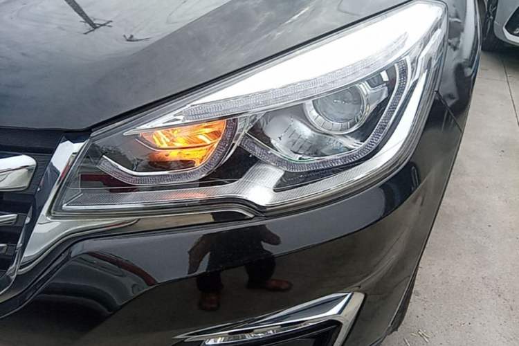 Used Hanteng X7 2018 X7S 1.5T Automatic Luxury Model Left Front Headlight