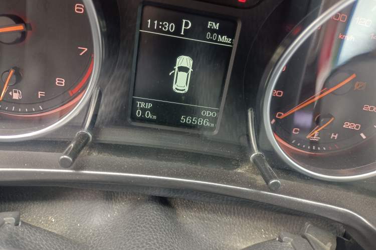 Used Hanteng X7 2018 X7S 1.5T Automatic Luxury Model Odometer Close Up
