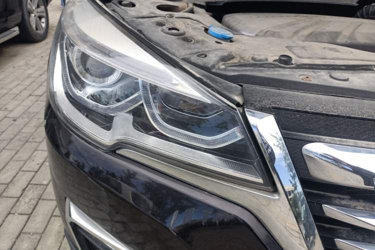 Used Hanteng X7 2018 X7S 1.5T Automatic Luxury Model Right Front Headlight