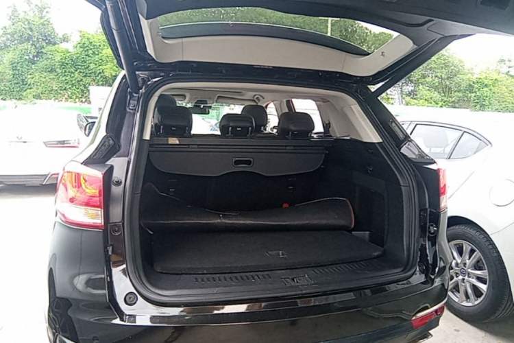 Used Hanteng X7 2018 X7S 1.5T Automatic Luxury Model Trunk