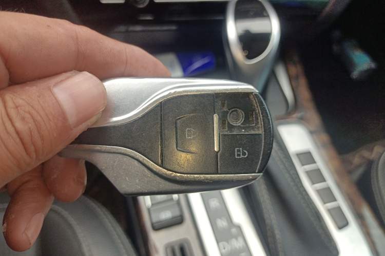 Used Hanteng X7 2018 X7S 1.5T Automatic Luxury Model Vehicle Key