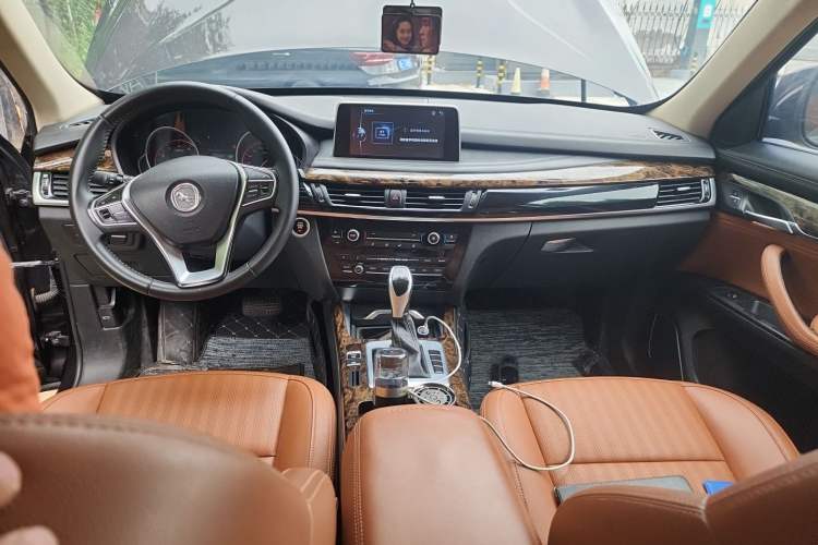 Used Hanteng X7 2018 X7S 1.5T Automatic Luxury Model Center Console