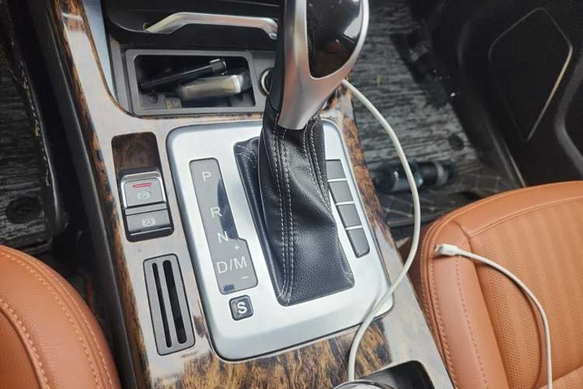 Used Hanteng X7 2018 X7S 1.5T Automatic Luxury Model Gear Lever