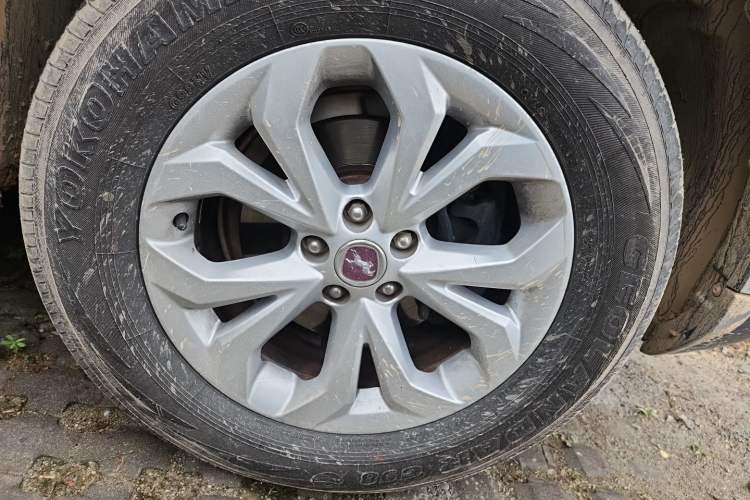 Used Hanteng X7 2018 X7S 1.5T Automatic Luxury Model Right Front Wheel Hub
