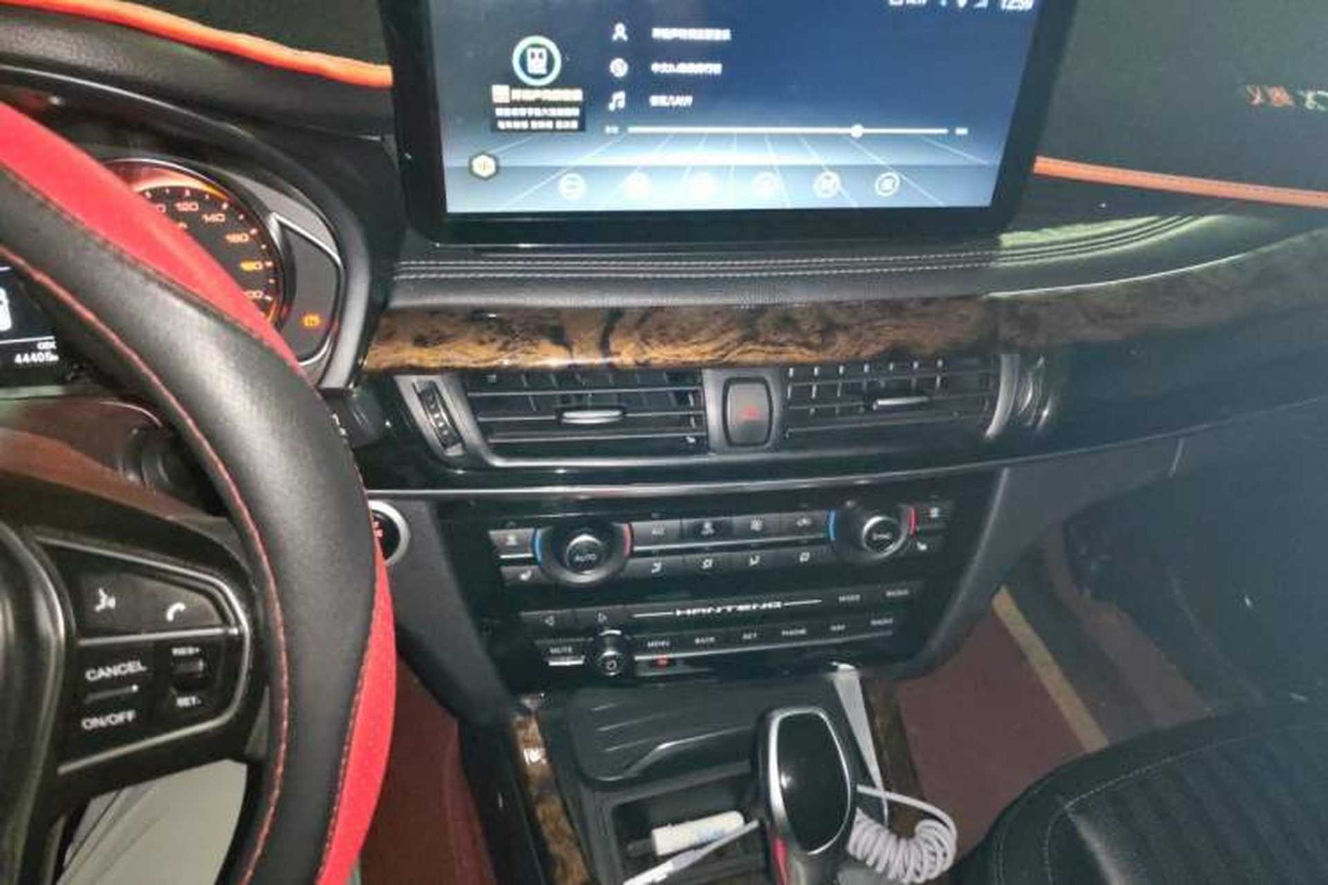 Used Hanteng X7 2018 X7S 1.5T Automatic Luxury Model Audio And AC Panel