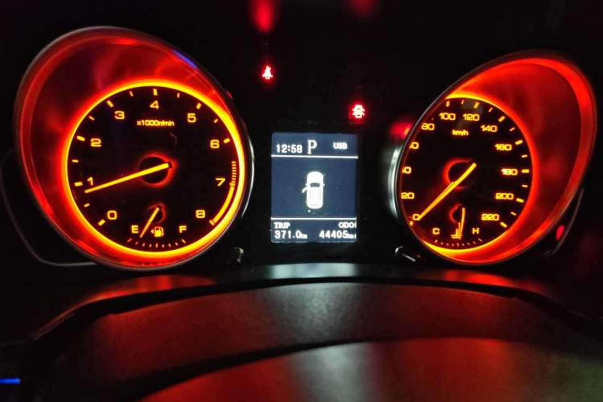 Used Hanteng X7 2018 X7S 1.5T Automatic Luxury Model Odometer Close Up