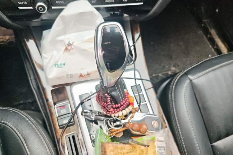 Used Hanteng X7 2018 X7S 1.5T Automatic Luxury Model Gear Lever