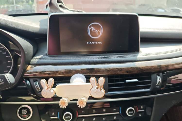 Used Hanteng X7 2018 X7S 1.5T Automatic Luxury Model Audio And AC Panel