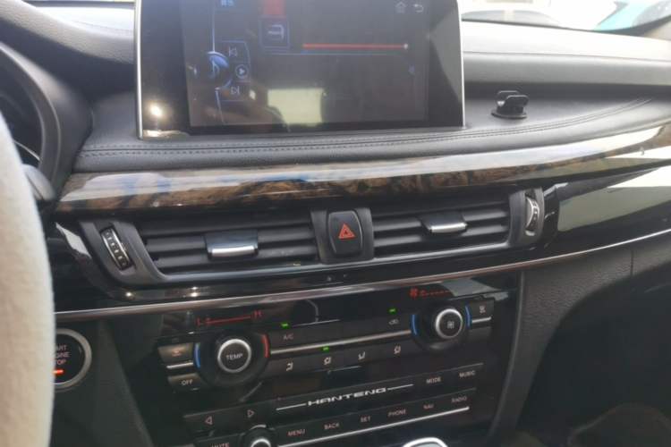 Used Hanteng X7 2018 X7S 1.5T Automatic Luxury Model Audio And AC Panel