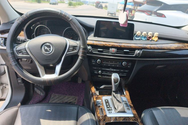 Used Hanteng X7 2018 X7S 1.5T Automatic Luxury Model Center Console