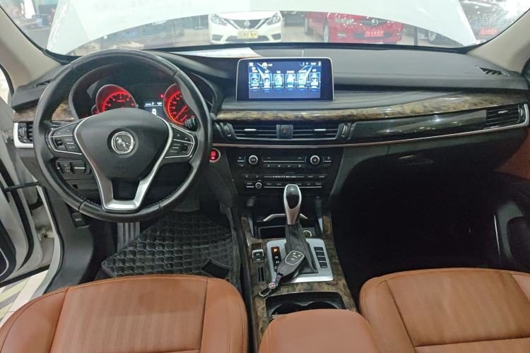 Used Hanteng X7 2018 X7S 1.5T Automatic Luxury Model Center Console