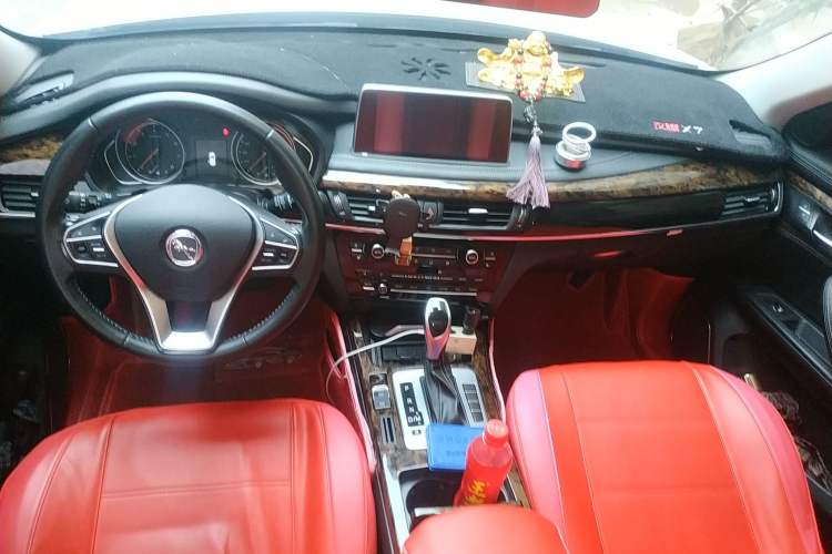 Used Hanteng X7 2018 X7S 1.5T Automatic Luxury Model Center Console
