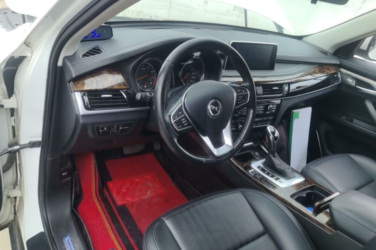 Used Hanteng X7 2018 X7S 1.5T Automatic Luxury Model Center Console