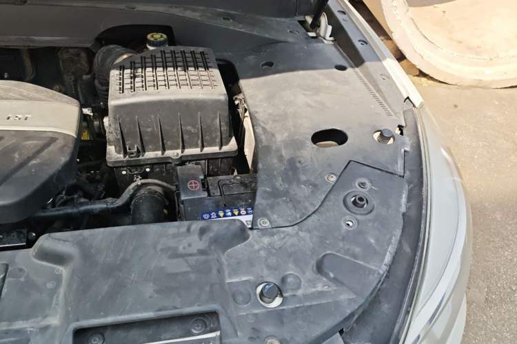 Used Hanteng X7 2018 X7S 1.5T Automatic Luxury Model Engine Bay Left