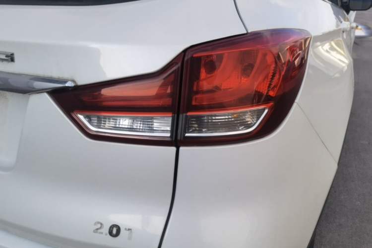 Used Hanteng X7 2018 X7S 1.5T Automatic Luxury Model Exterior 3