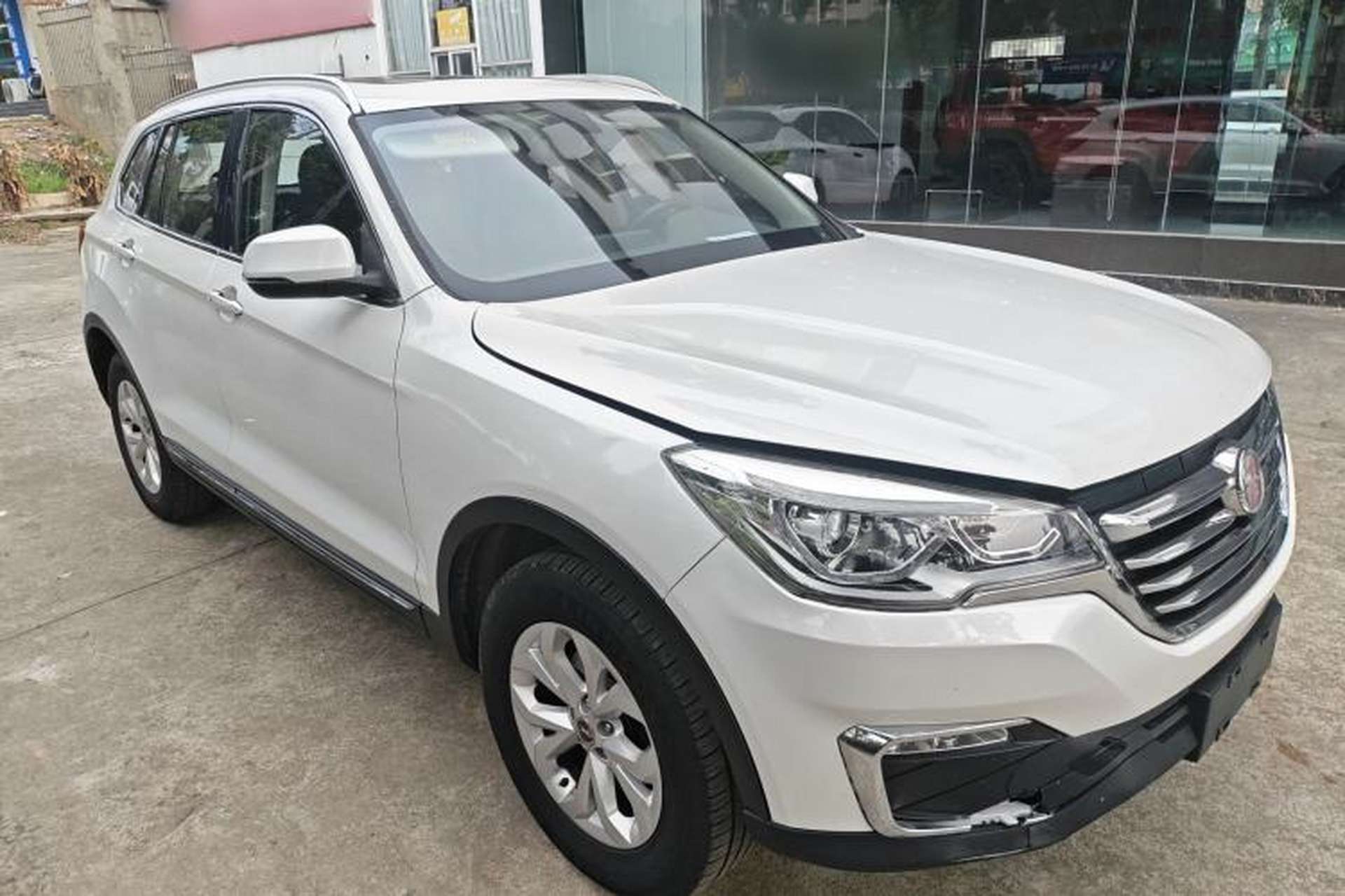 Used Hanteng X7 2018 X7S 1.5T Automatic Luxury Model Front Right 45 Deg