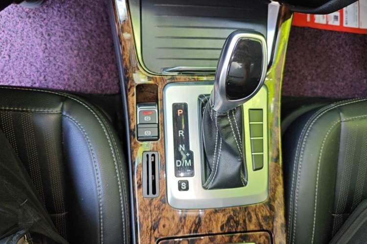 Used Hanteng X7 2018 X7S 1.5T Automatic Luxury Model Gear Lever
