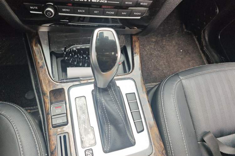 Used Hanteng X7 2018 X7S 1.5T Automatic Luxury Model Gear Lever