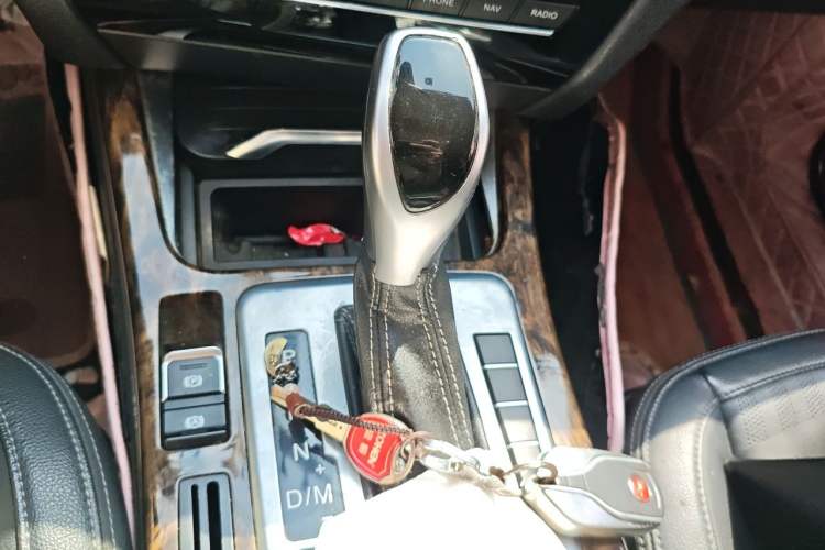 Used Hanteng X7 2018 X7S 1.5T Automatic Luxury Model Gear Lever