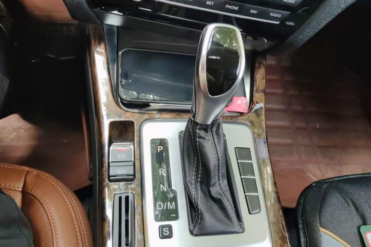 Used Hanteng X7 2018 X7S 1.5T Automatic Luxury Model Gear Lever