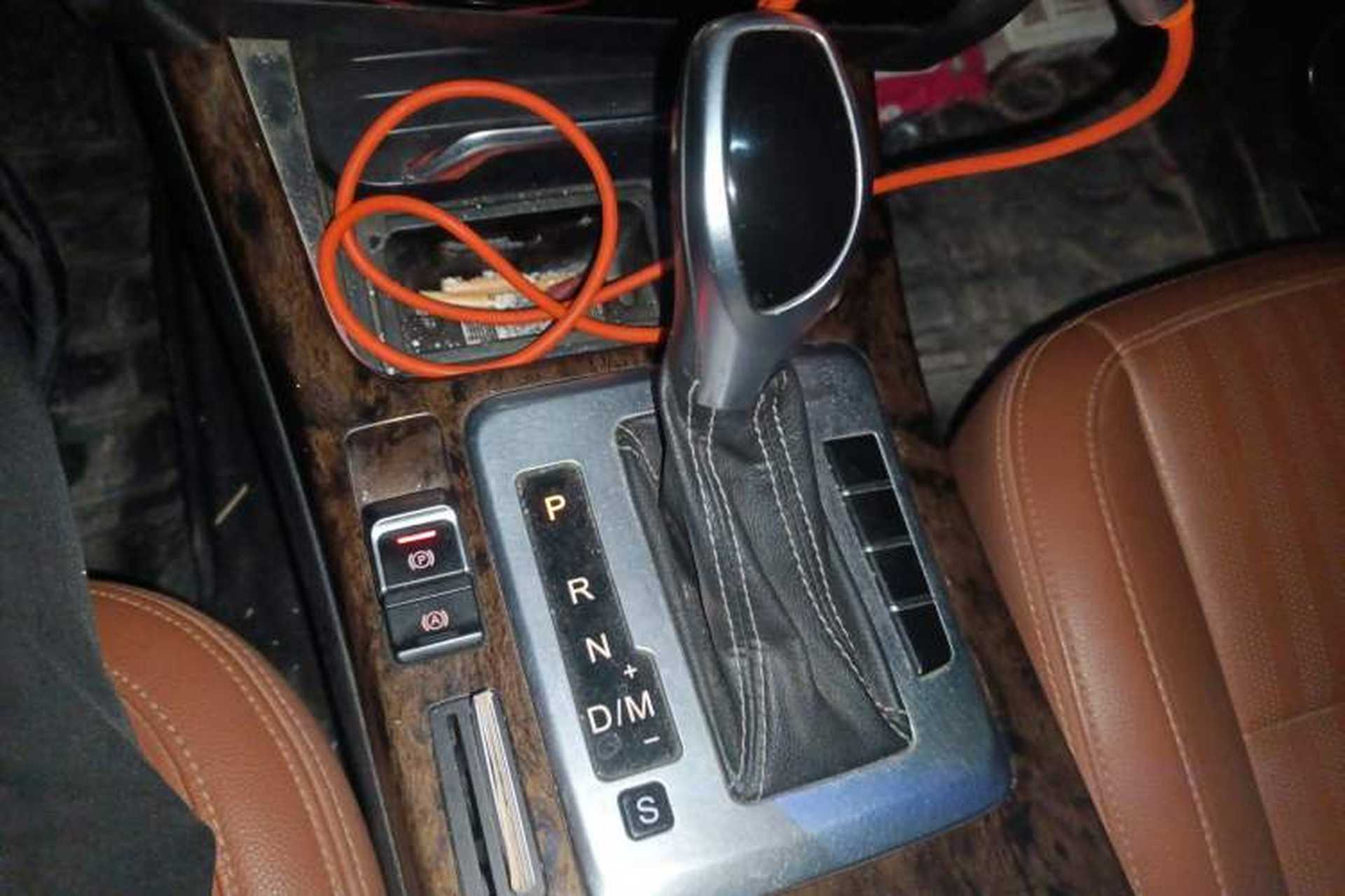 Used Hanteng X7 2018 X7S 1.5T Automatic Luxury Model Gear Lever
